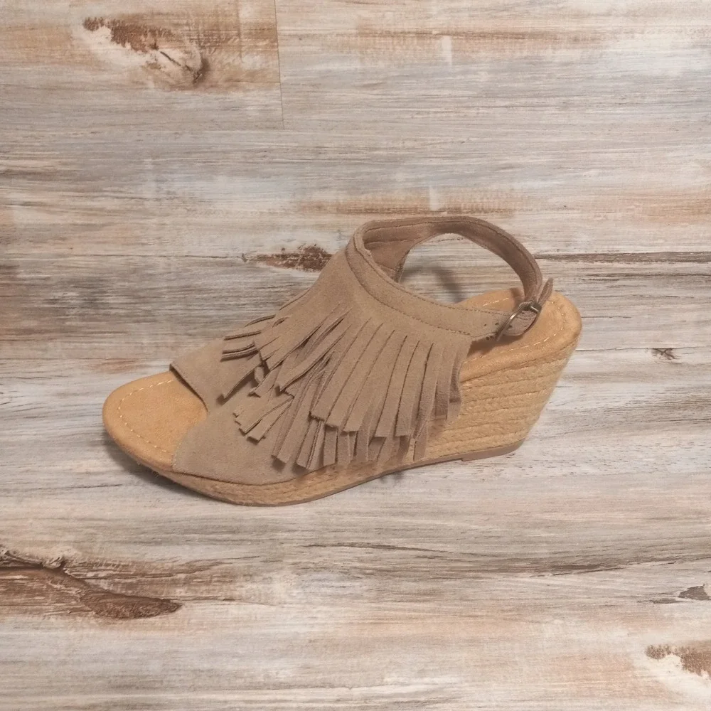 Minnetonka Womens Taupe Leather Fringe Wedge Sandals Espadrilles‎ 71311 Size 8